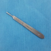 Trzonek do ostrzy chirurgicznych